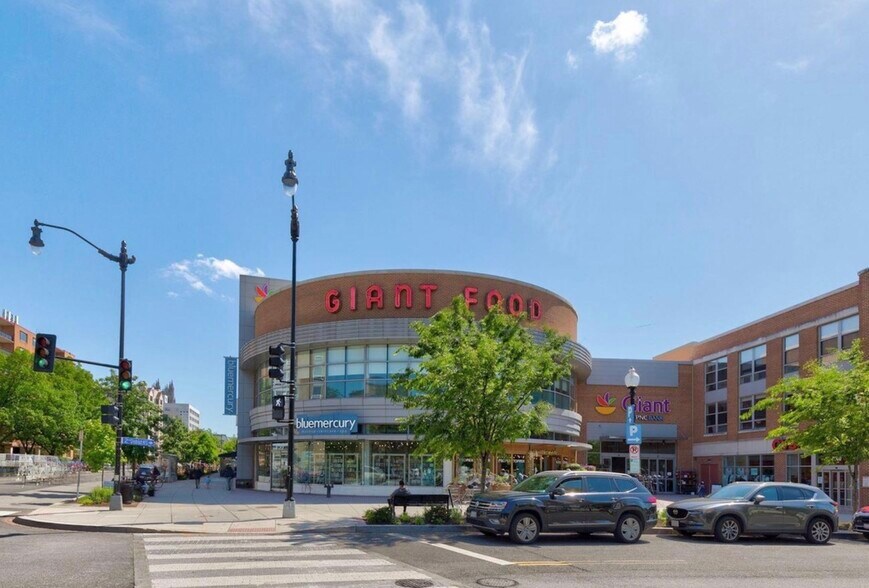 Building Photo - 3601 Wisconsin Ave NW