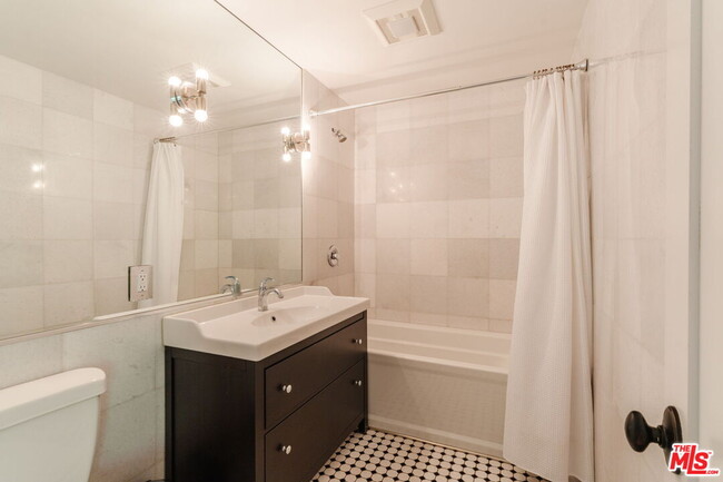 Building Photo - 2344 Sunset Heights Dr