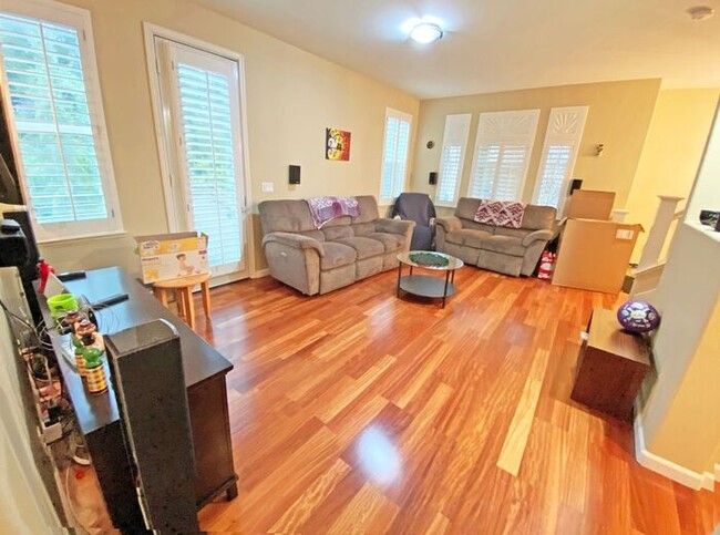 Building Photo - 1715 Salamoni Ct