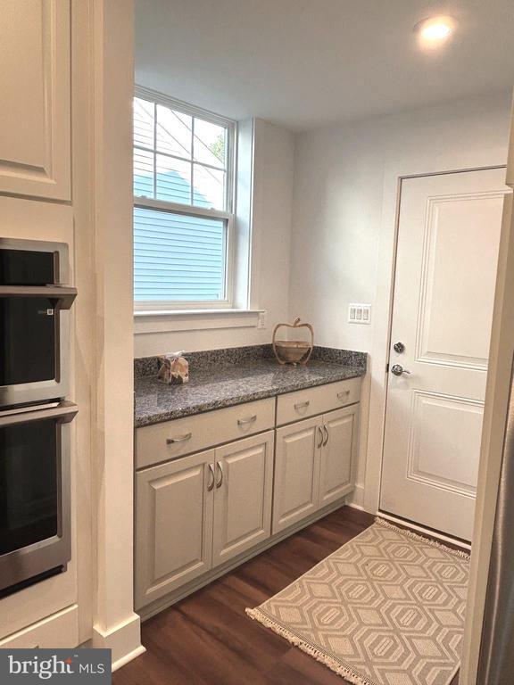 Building Photo - 8708 Southrun Ct