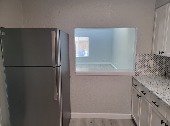 Building Photo - 3457 E Pima St