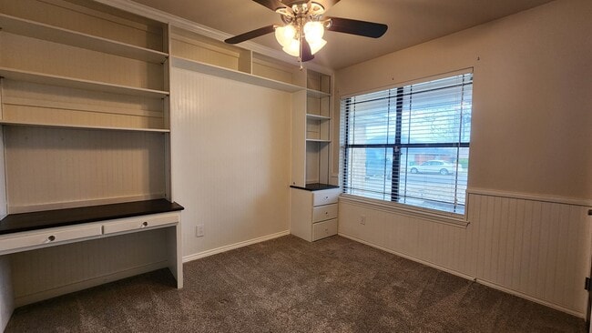 Building Photo - 2806 Selman Dr