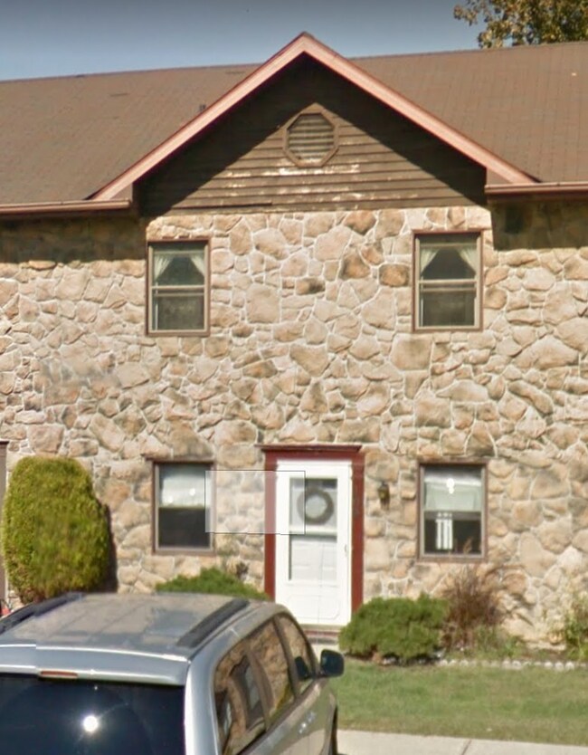 Primary Photo - 105 Johnson Ct