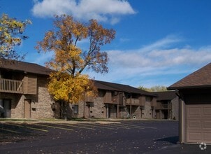Building Photo - Green Oak Apartments
