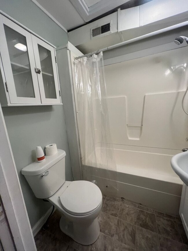 Building Photo - 2BR 1BA House for Rent
