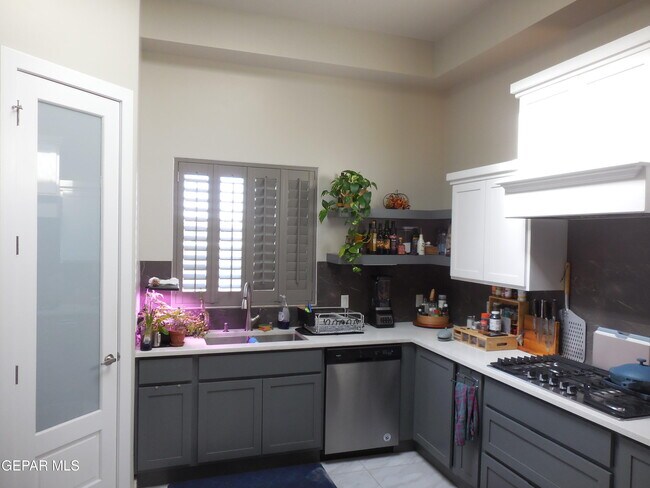 Building Photo - 14549 Tierra Oviedo Ave