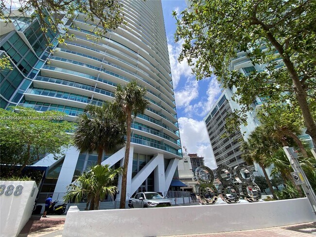 Building Photo - 888 Biscayne Blvd