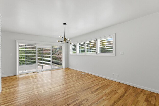 Building Photo - 4070 College Dr