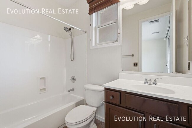 Building Photo - 3287 S Cottonwood Dr