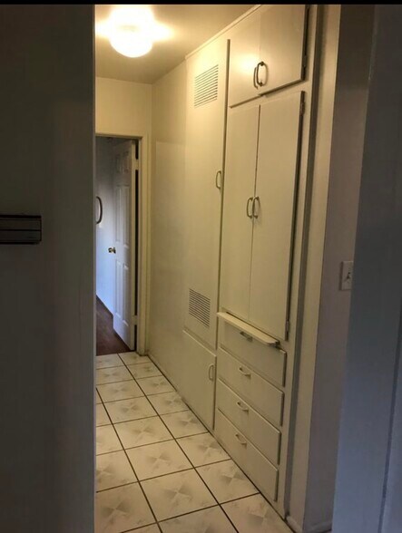 Building Photo - 10063 Faywood St