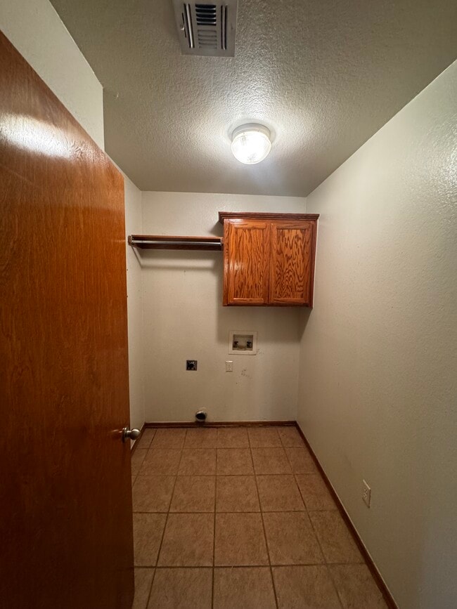 Building Photo - 17317 Bronze Ln