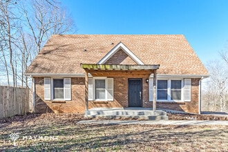 Building Photo - 2044 Dinsmore Rd