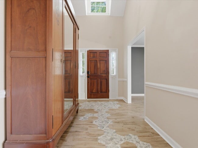 Building Photo - 9437 Fairmead Dr