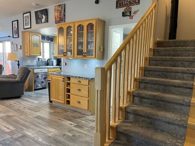 Building Photo - 17200 W Bell Rd