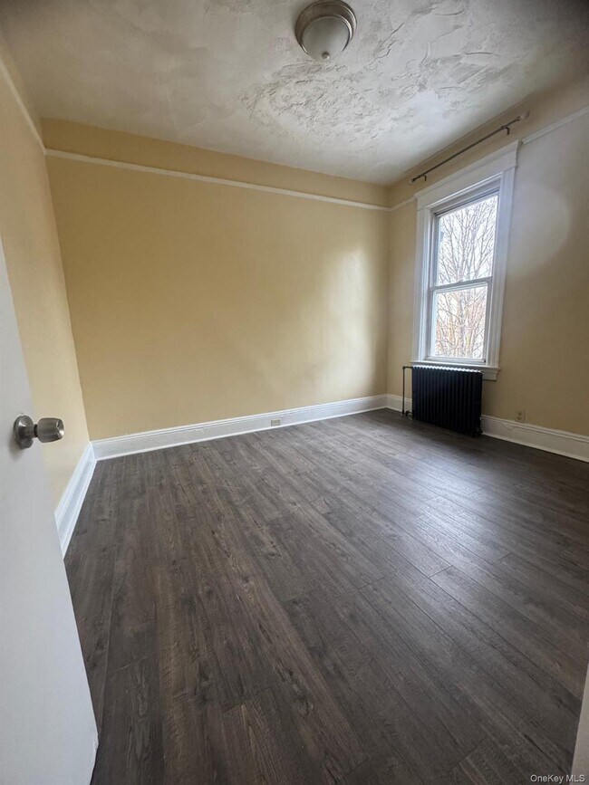 Building Photo - 141 Voss Ave