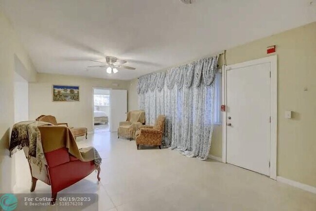 Building Photo - 1700 N 47th Ave