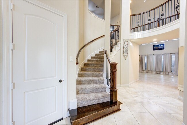 Building Photo - 11227 Dunstan Hill Dr