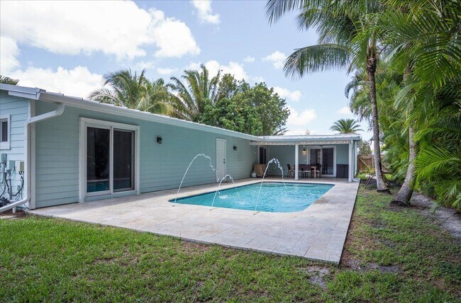 Building Photo - 1110 SW 15th St