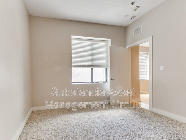 Building Photo - 444 N Central Ave