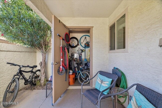 Building Photo - 4150 E Cactus Rd