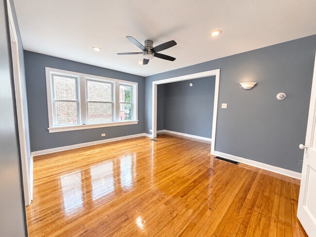 Building Photo - 2410 N Kildare Ave