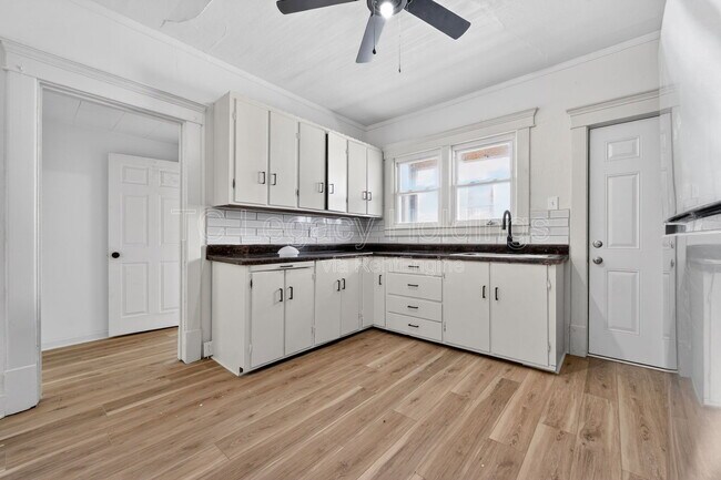 Building Photo - 2113 Goff Ave