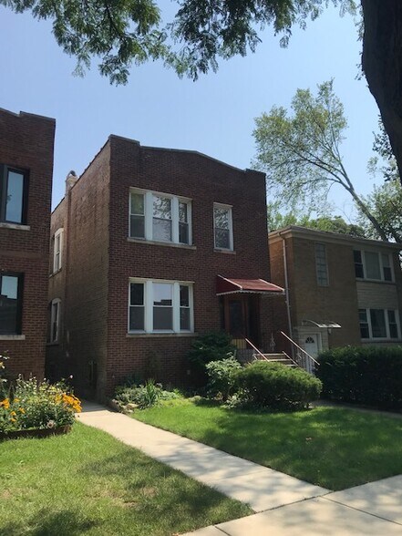 Building Photo - 4419 N Kildare Ave