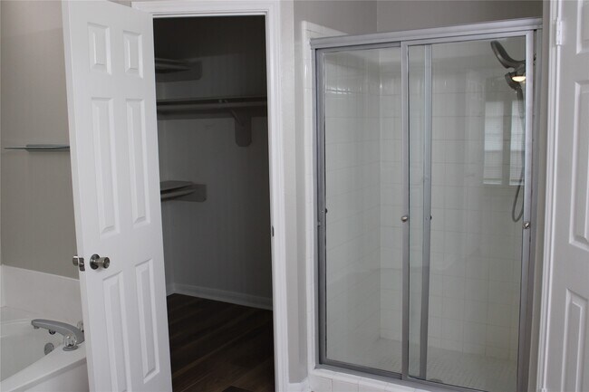 Building Photo - 1911 Hidden Cove Ct