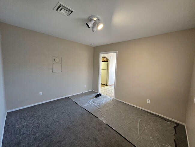 Building Photo - A Fabulous 4 Bedroom Single Story Home in East Las Vegas