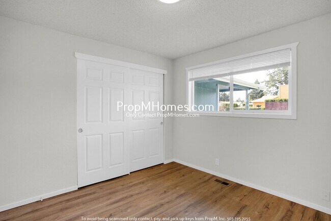 Building Photo - Fully Updated Home in Aloha - Large Yard!