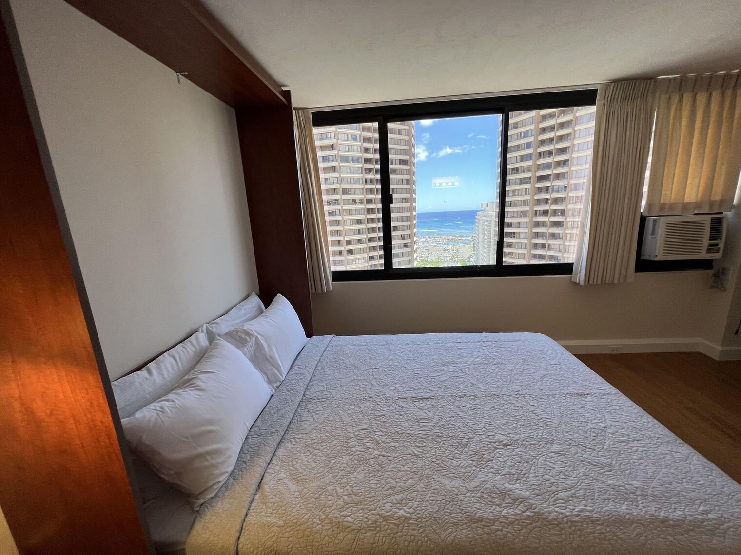 Building Photo - 343 Hobron Ln