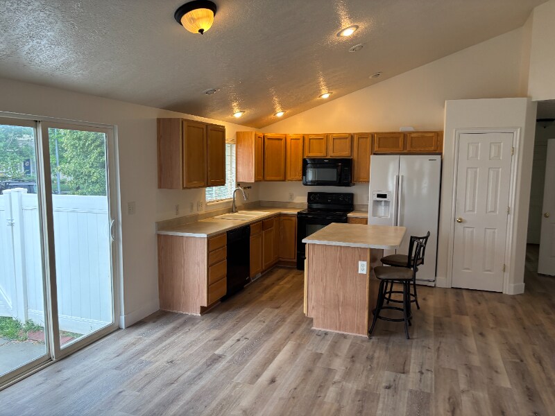 Building Photo - 457 S 1810 W