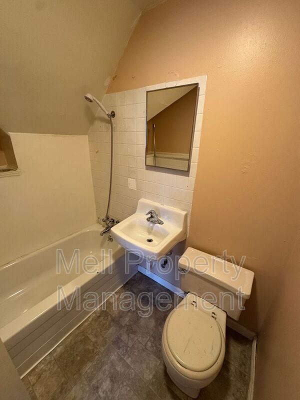 Building Photo - 507 1/2 N 5th St