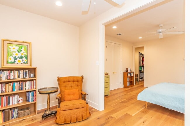 Building Photo - CHARMING, MODERN, CUSTOM HOME IN MID-CITY FOR RENT