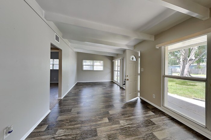 Building Photo - 1703 Carnegie Cir