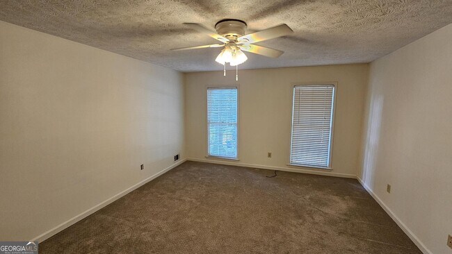 Building Photo - 2858 Livsey Dr