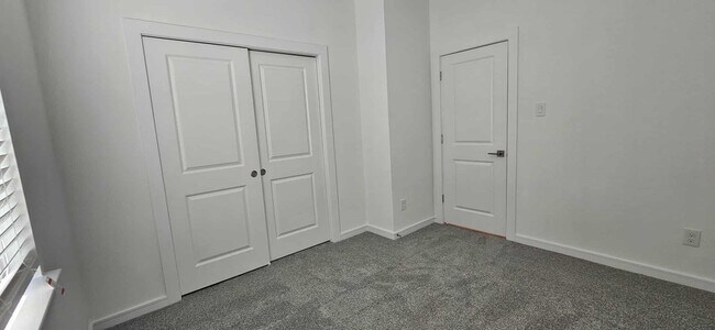 Building Photo - 8442 Bay Oaks Dr