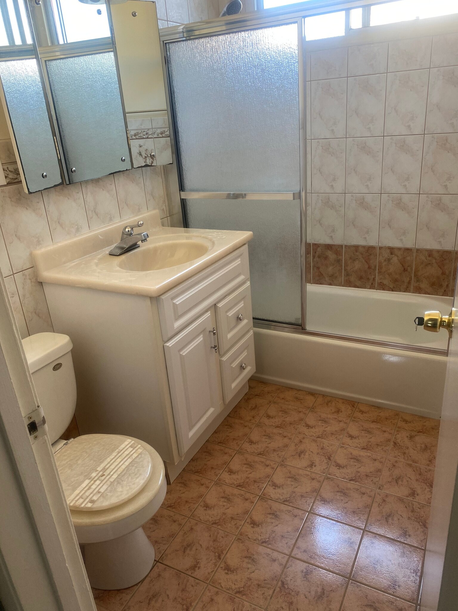 Building Photo - 204 Palisades Dr