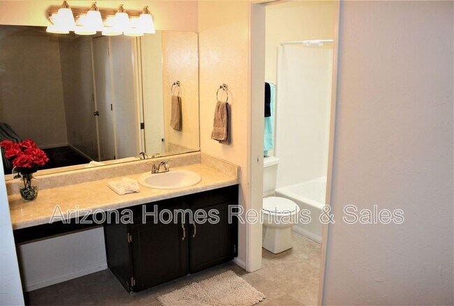 Building Photo - 7531 E Terrace Dr