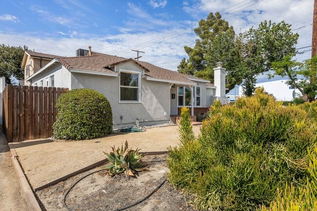Building Photo - 16601 Valerio St