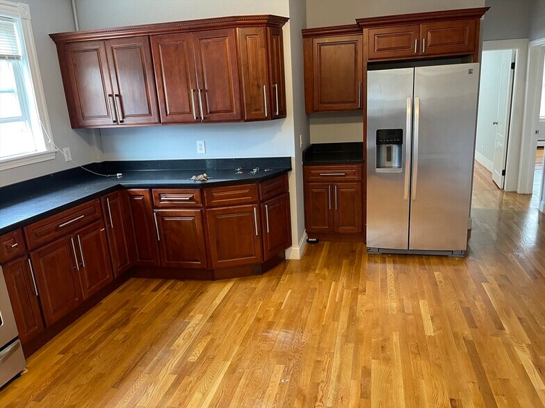 Building Photo - 330 Western Ave