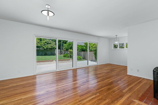 Building Photo - Now Available | Beautiful 3-Bedroom Home in Prime Pasadena