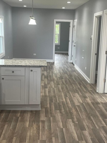 Building Photo - 3021 E 138th Pl