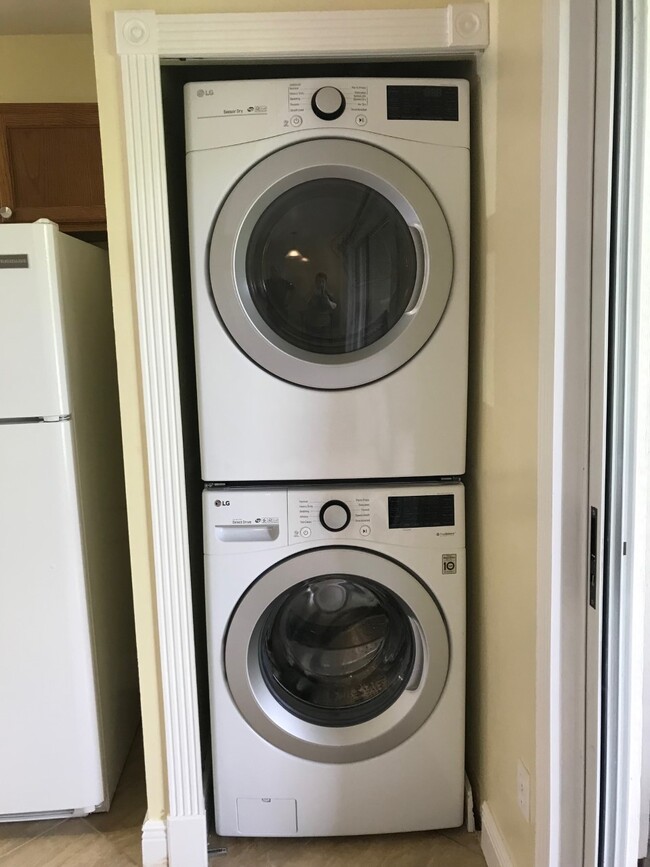 Full-Sized Washer and Dryer - 144 Reserve Cir
