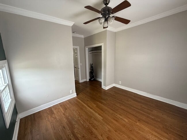 Building Photo - Adorable East Nashville Cottage just a hal...