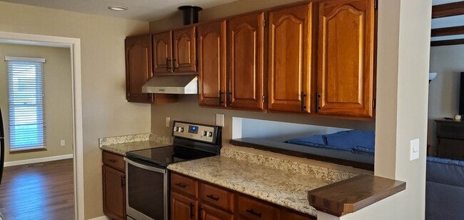 Building Photo - 2032 Meadowside Ln