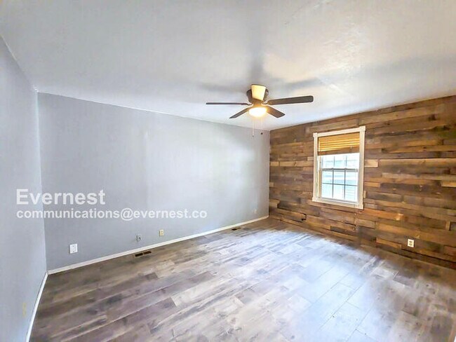 Building Photo - 1609 W 26th St
