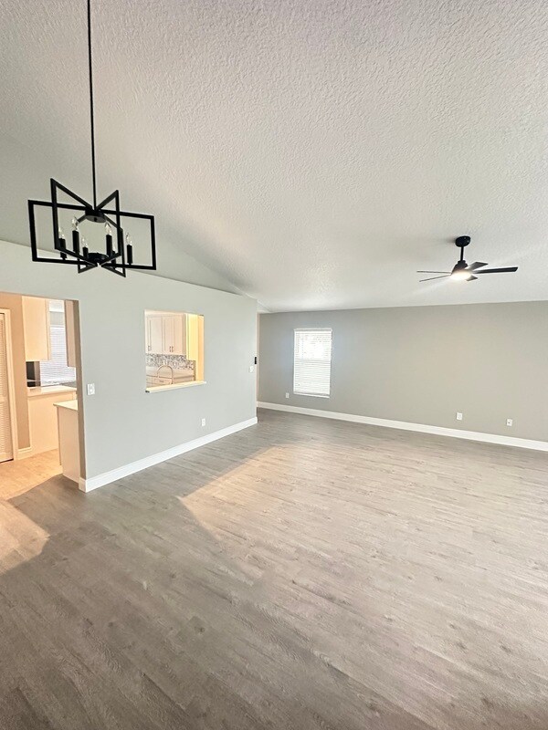 Building Photo - 3019 Bloomsbury Dr
