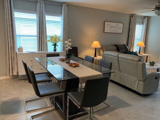 Building Photo - ALMOST NEW 3/2 HOME close to everything!!  BEAUTIFUL WITH LOTS OF UPGRADES!