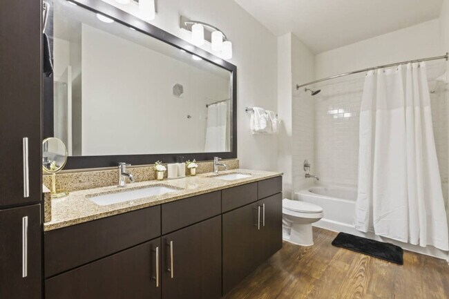 Building Photo - 5445 Town and Country Blvd